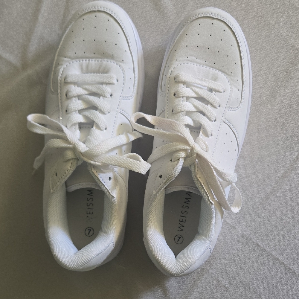 Weissman White Sneakers Classic Minimalist Design